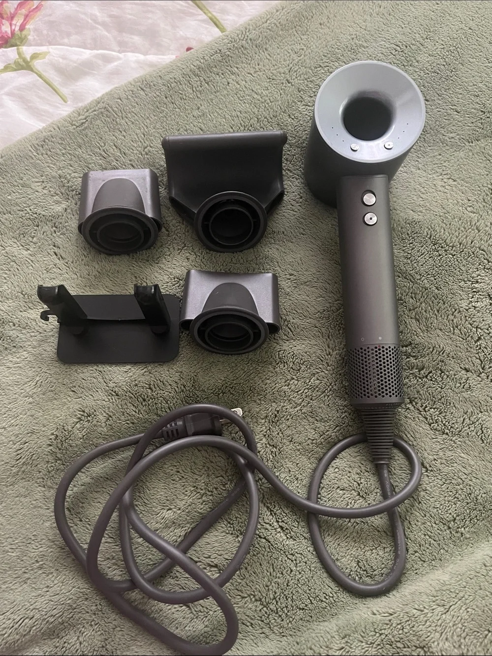 Dyson-Style Gray Hair Dryer with Magnetic Styling Attachments